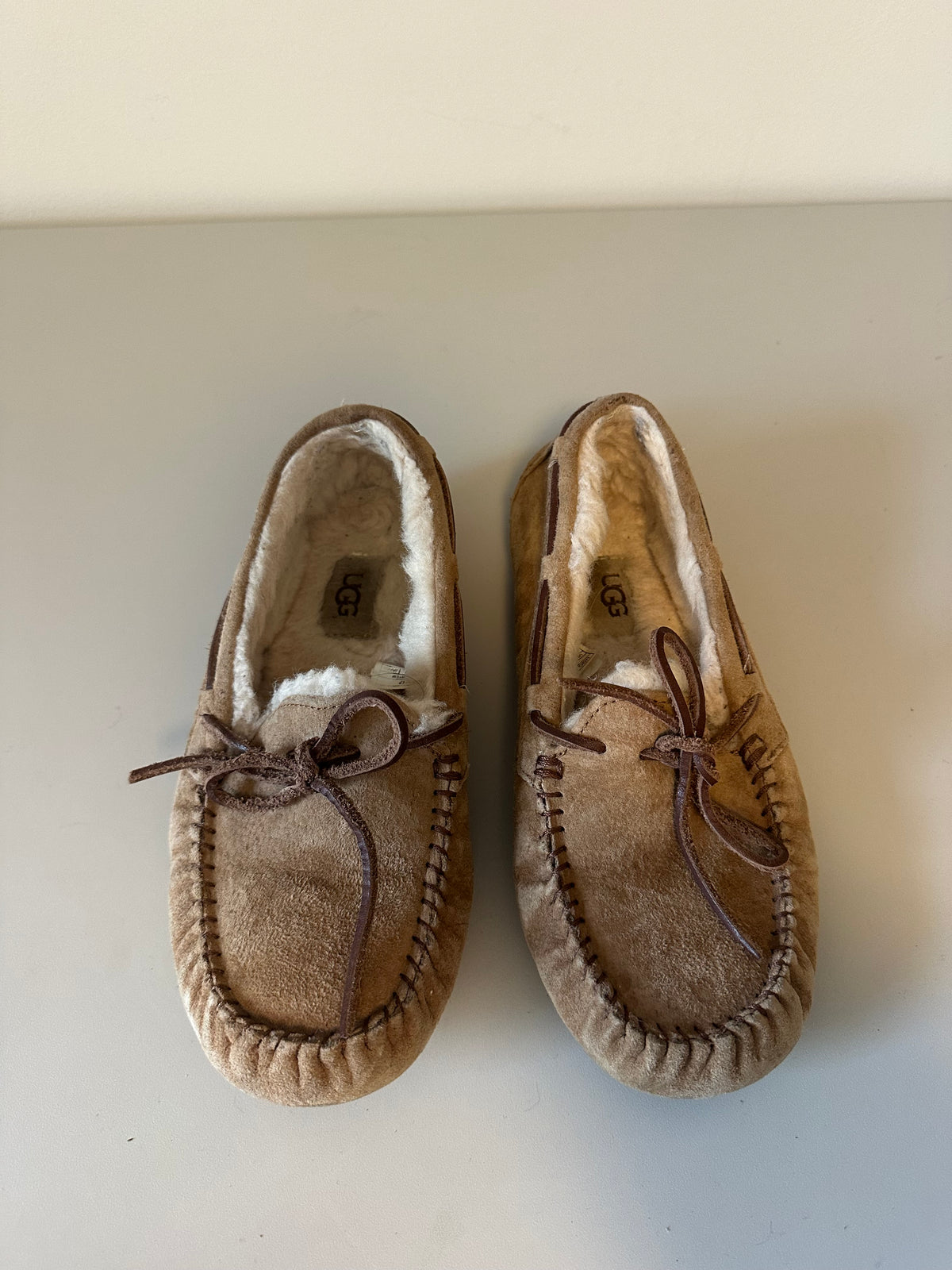 UGG Dakota Chestnut Suede Moccasin Slippers | Size 7