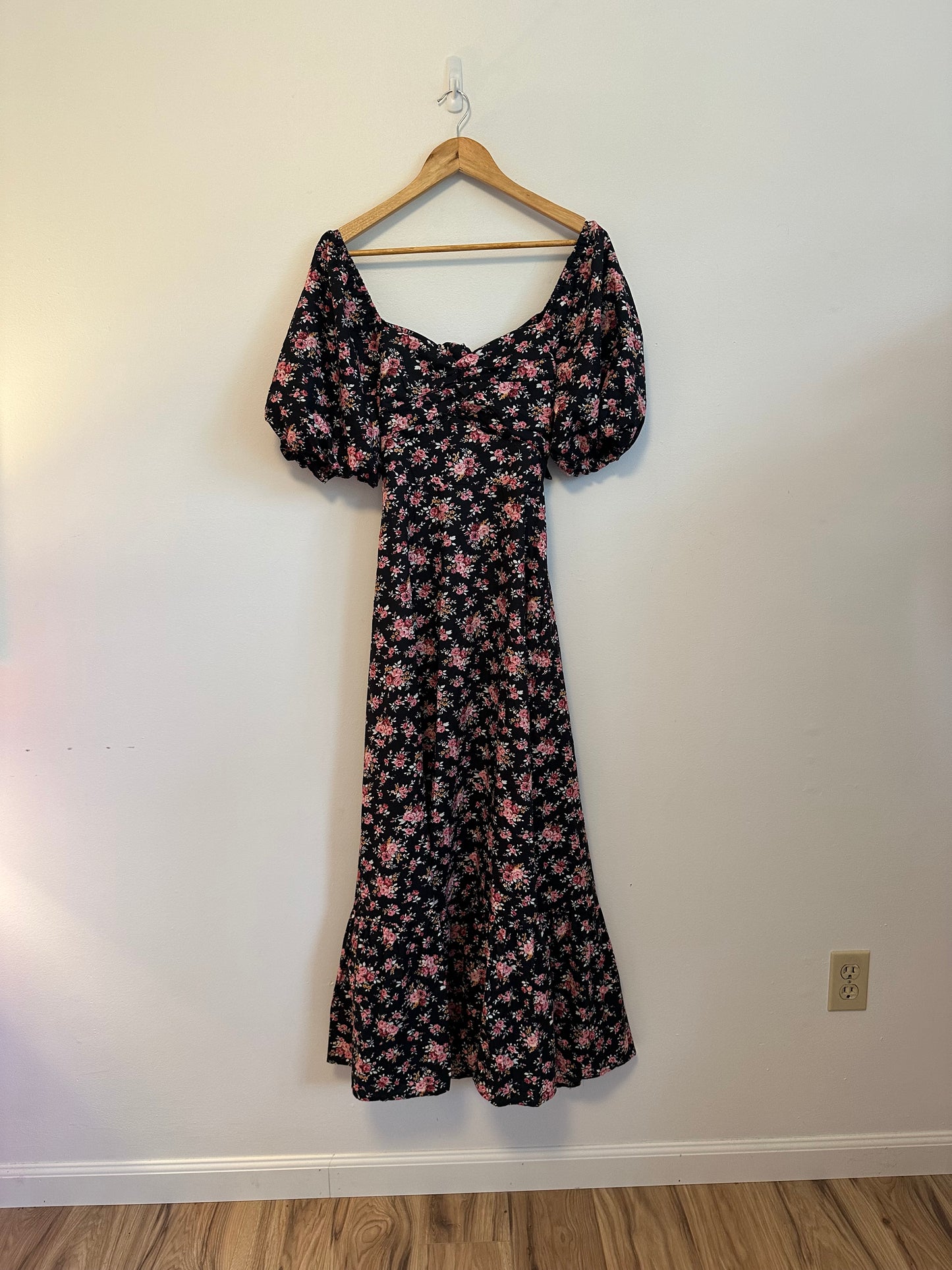 Tuckernuck Hyacinth House Floral Puff Sleeve Tie Back Maxi Dress | Size XS