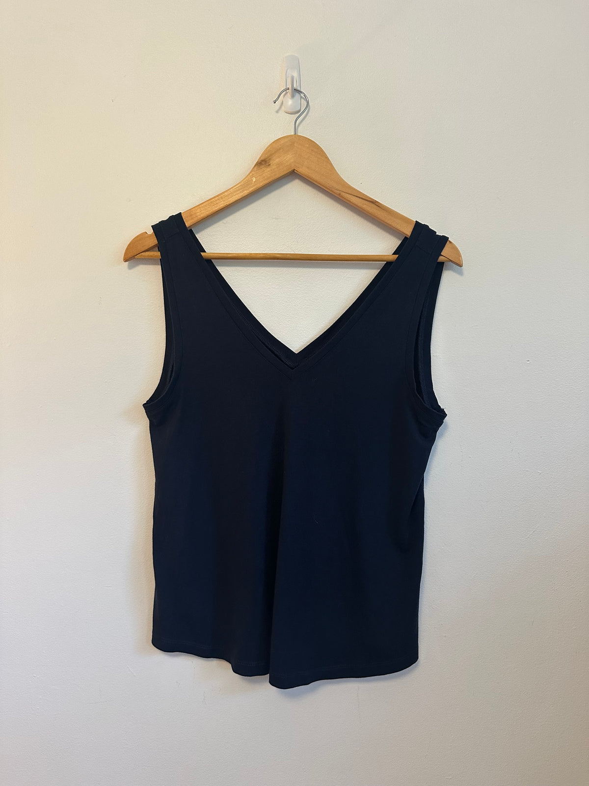 Sweaty Betty V-Neck Tank Top in Navy Blue | Size XS