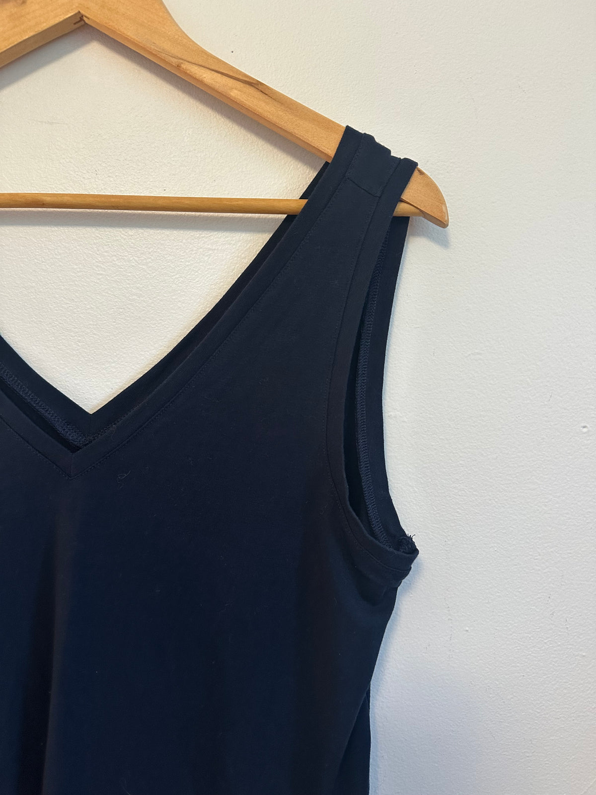 Sweaty Betty V-Neck Tank Top in Navy Blue | Size XS