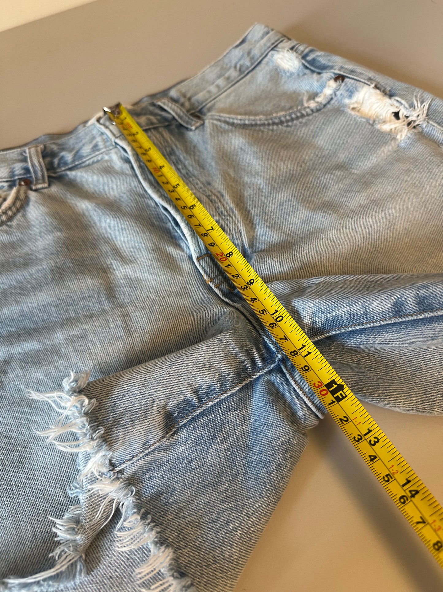 AGOLDE Parker Long High Rise Distressed Denim Shorts in Light Wash | Size 28