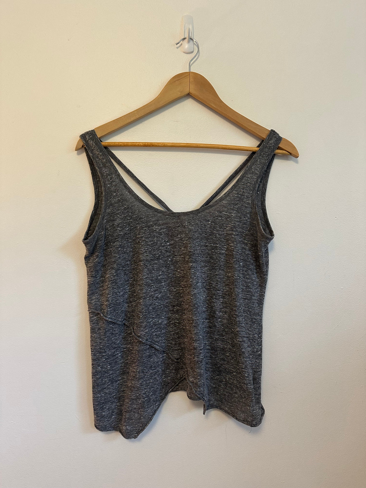 Steve Madden Strappy Back Asymmetrical Tank Top in Charcoal Gray | Size Small