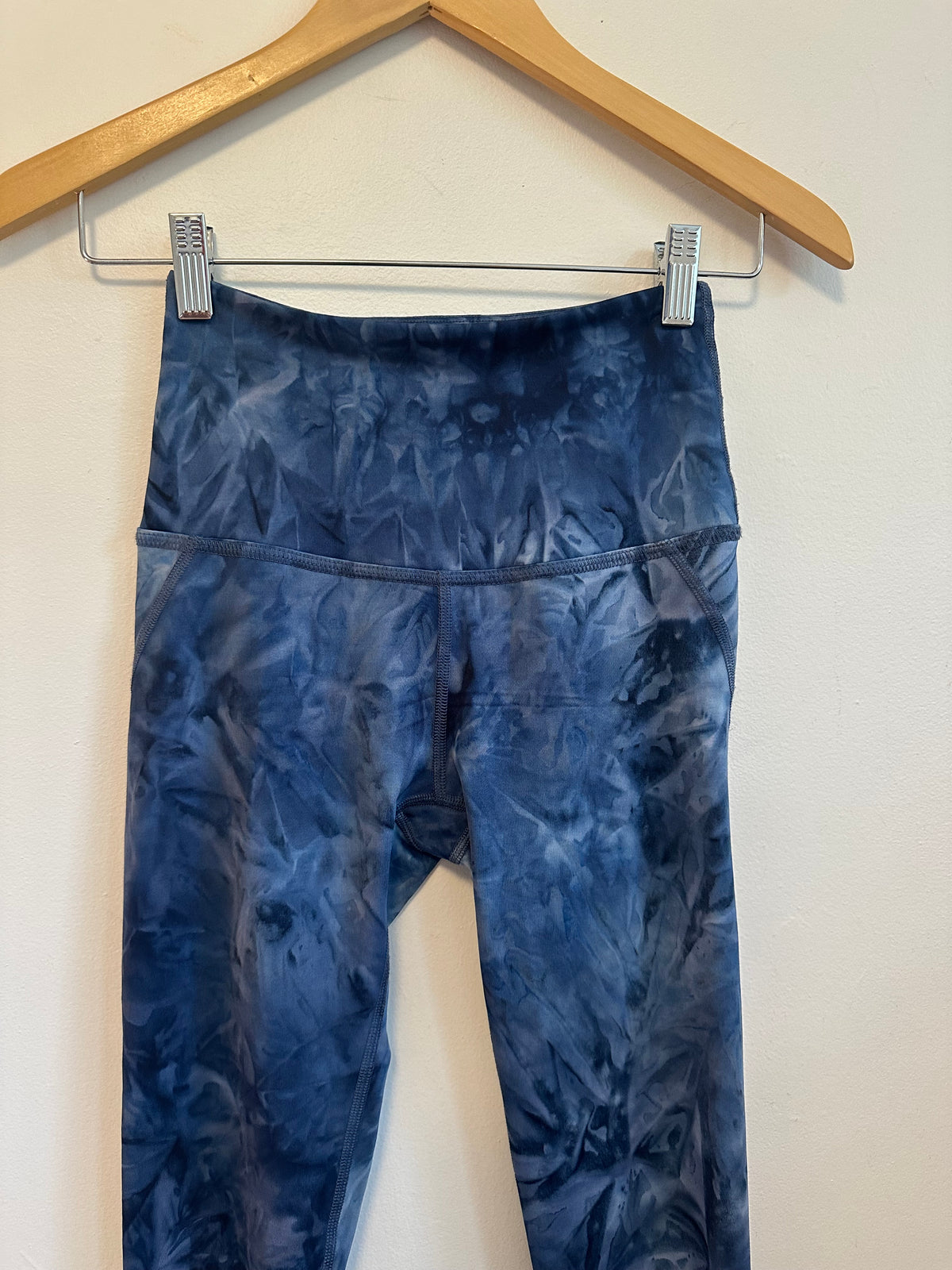 Beyond Yoga  High Waisted Leggings in Blue Tie Dye | Size XS