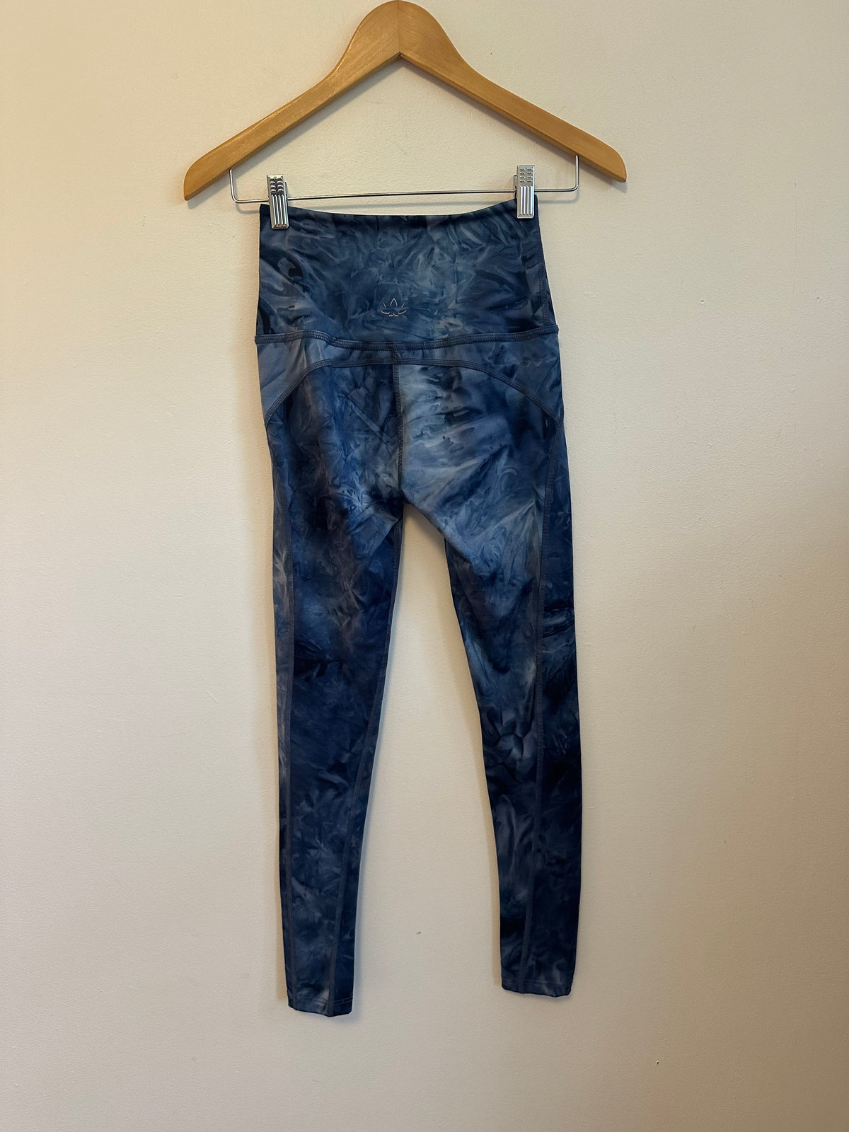 Beyond Yoga  High Waisted Leggings in Blue Tie Dye | Size XS