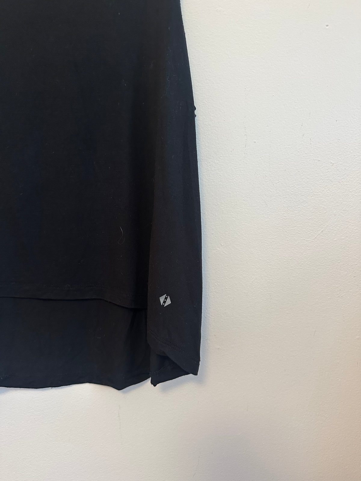 Tavi Sleeveless Crewneck Activewear Tank Top in Black | Size XS