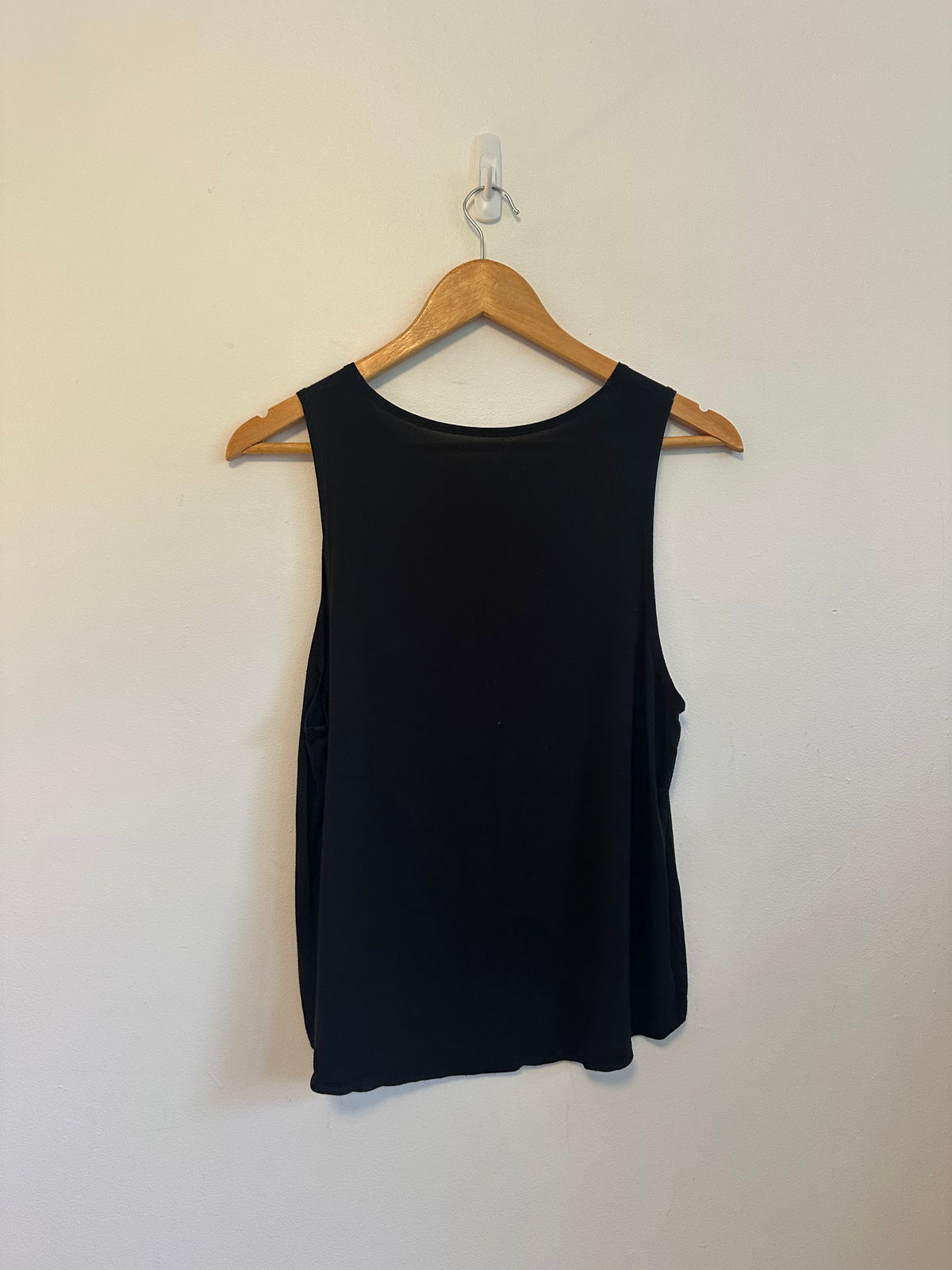 Tavi Sleeveless Crewneck Activewear Tank Top in Black | Size XS