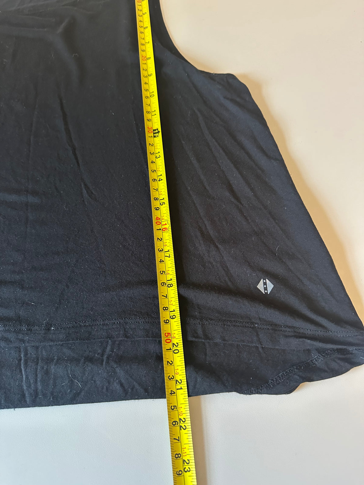 Tavi Sleeveless Crewneck Activewear Tank Top in Black | Size XS