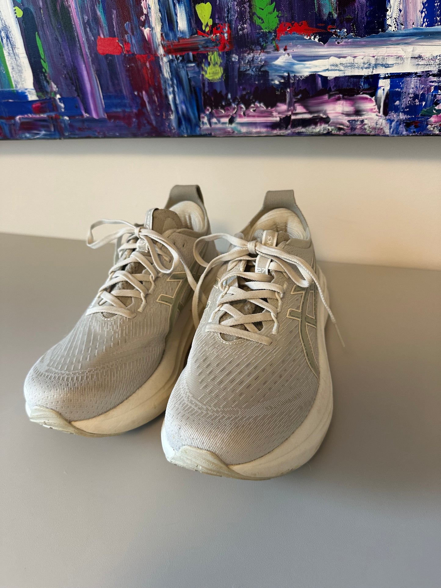 Asics Gel-Nimbus 25 Running Shoes in Grey and White | Size 9