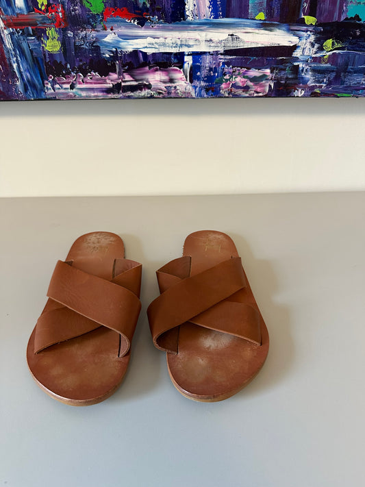 Beek Palila Leather Crisscross Slide Sandals in Brown | Size 8