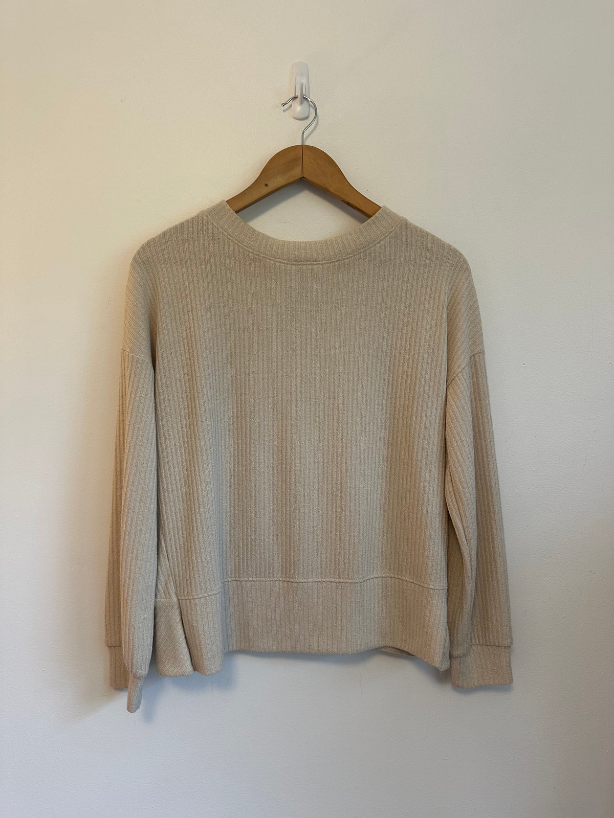 Gibsonlook Oatmeal Ribbed Knit Open Tie Back Top | Size Small