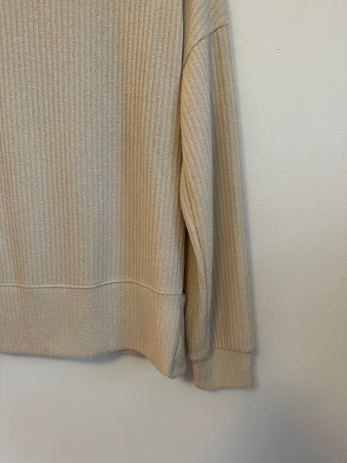 Gibsonlook Oatmeal Ribbed Knit Open Tie Back Top | Size Small