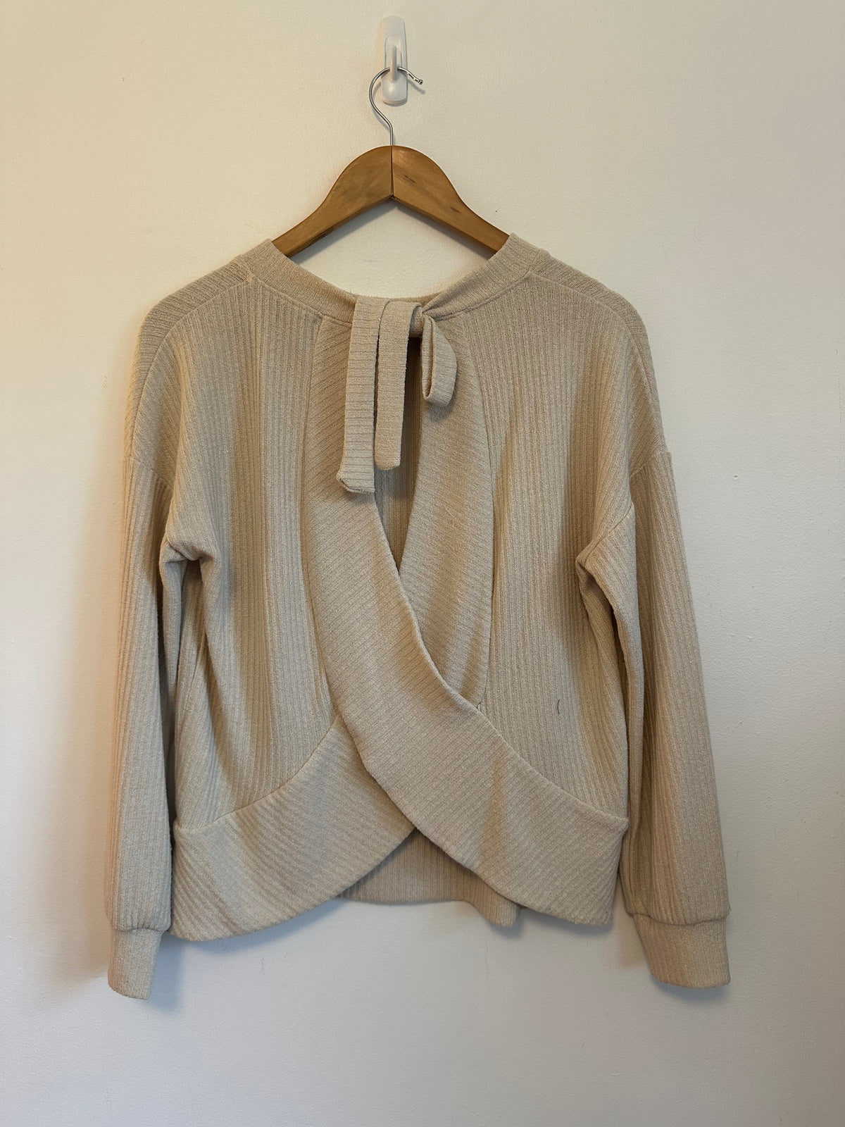 Gibsonlook Oatmeal Ribbed Knit Open Tie Back Top | Size Small