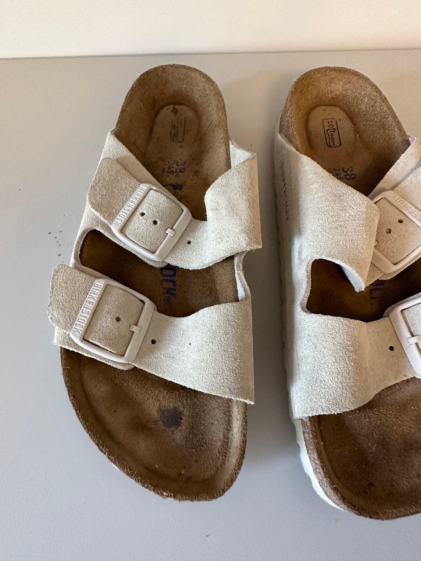 Birkenstock Arizona Soft Footbed Suede Sandals in Beige | Size 38