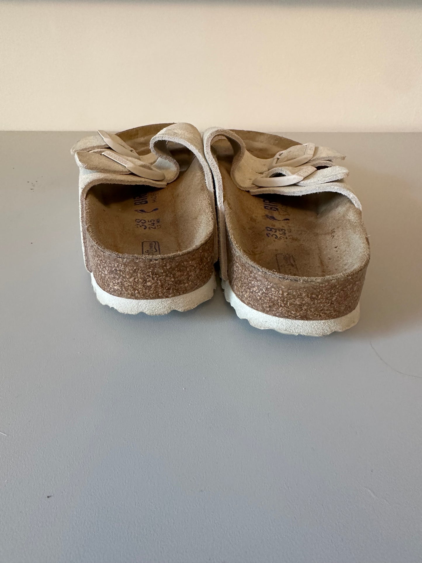 Birkenstock Arizona Soft Footbed Suede Sandals in Beige | Size 38
