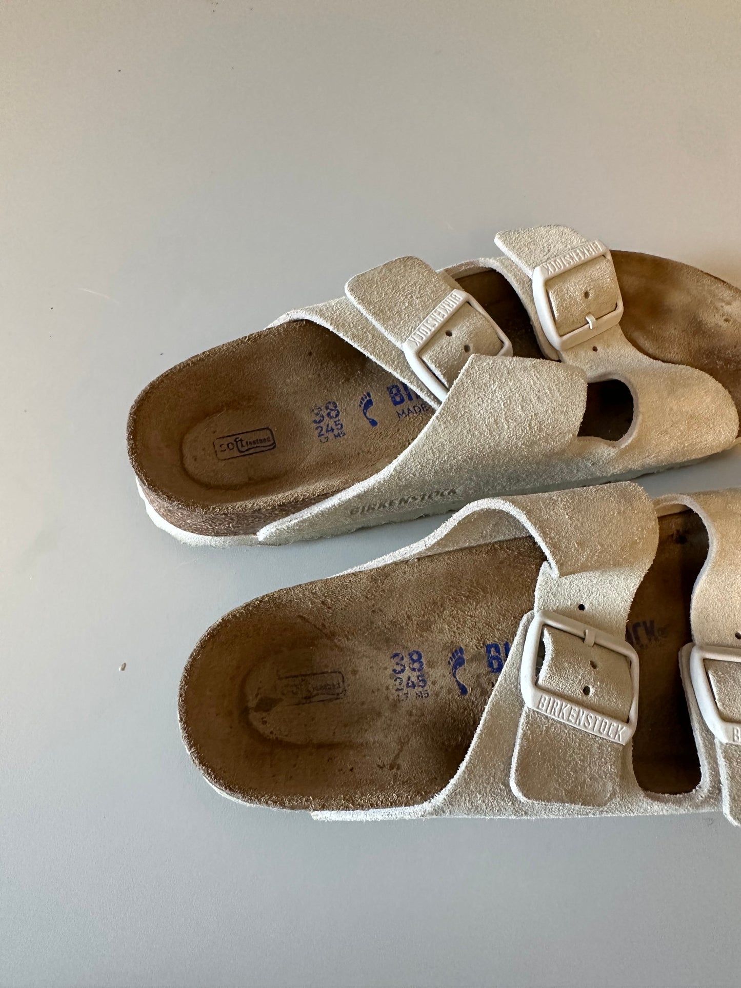 Birkenstock Arizona Soft Footbed Suede Sandals in Beige | Size 38