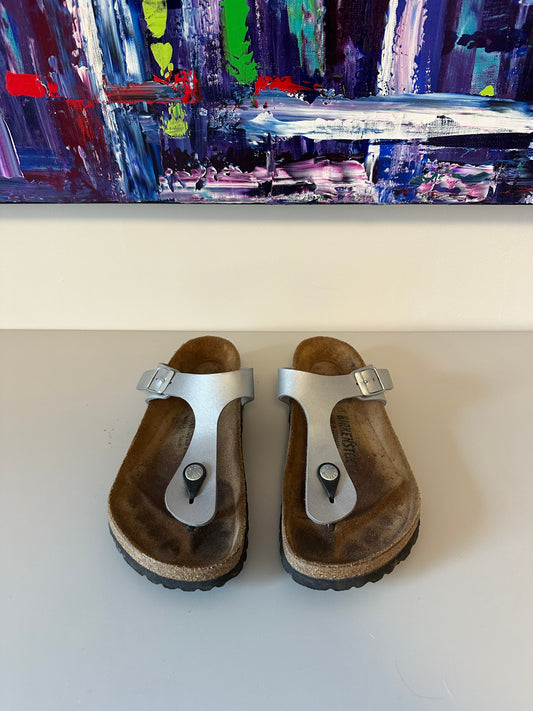 Birkenstock Gizeh Silver Metallic Thong Sandals | Size 38 (US 7-7.5)