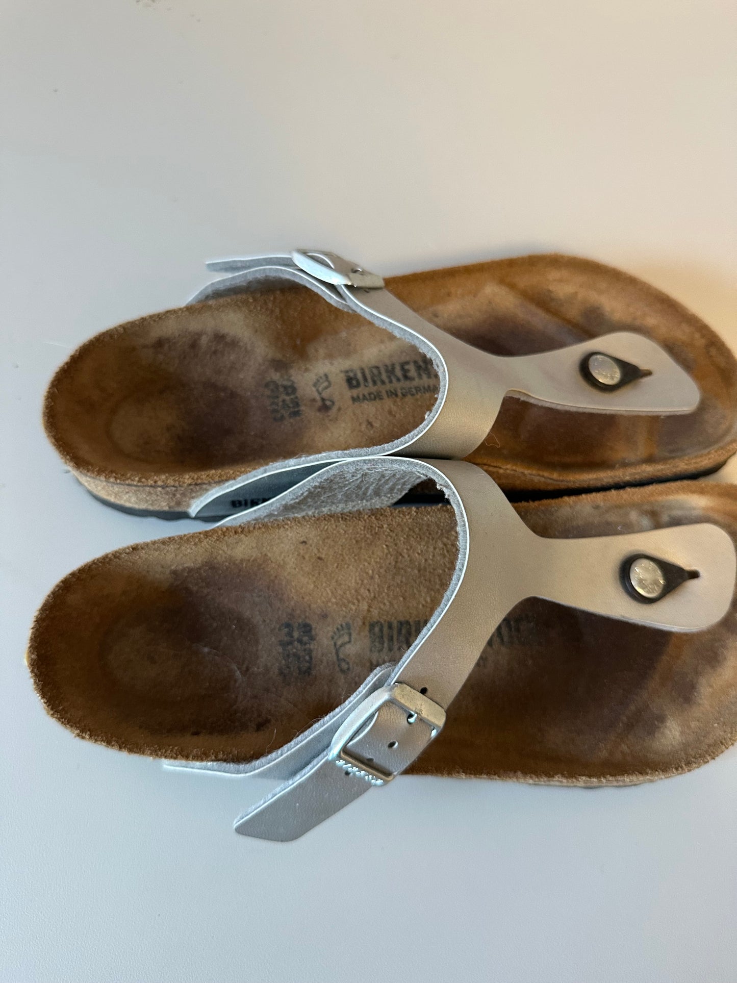 Birkenstock Gizeh Silver Metallic Thong Sandals | Size 38 (US 7-7.5)