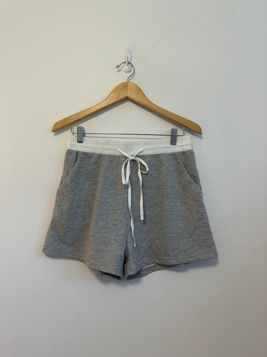 Annie Wear Los Angeles Gray and White Drawstring Sweat Shorts | Size Medium