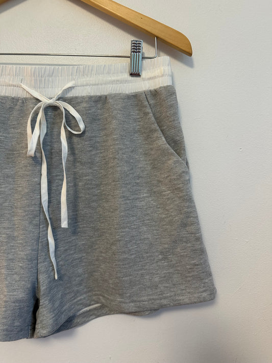 Annie Wear Los Angeles Gray and White Drawstring Sweat Shorts | Size Medium