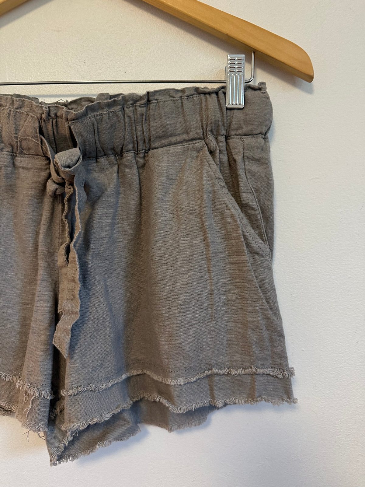Rewash Linen Blend Paperbag Waist Shorts in Taupe | Size Small
