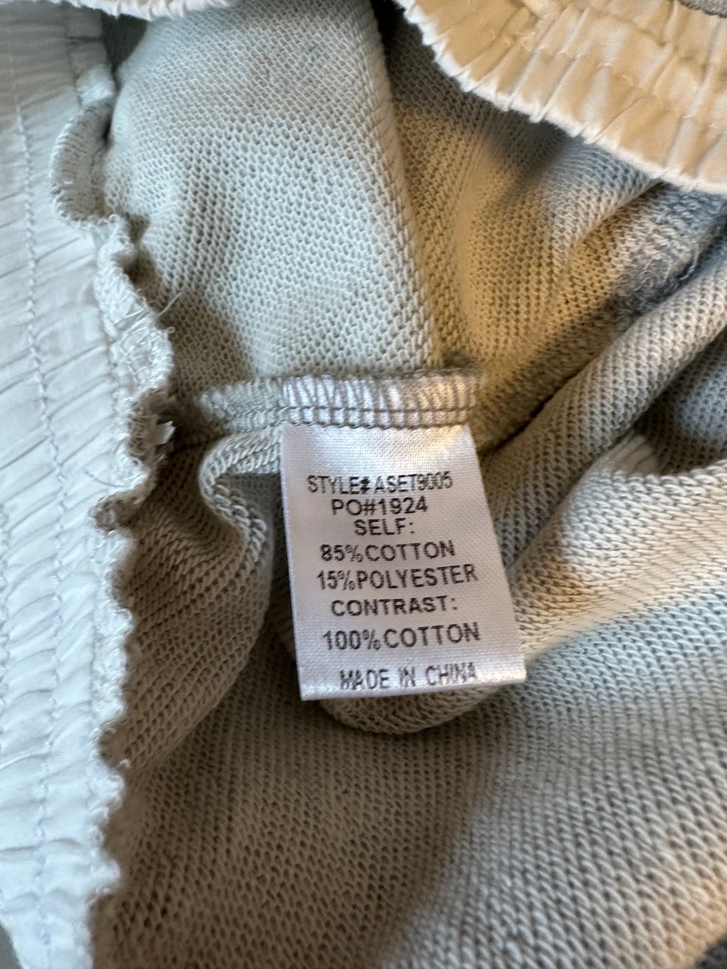 Annie Wear Los Angeles Gray and White Drawstring Sweat Shorts | Size Medium