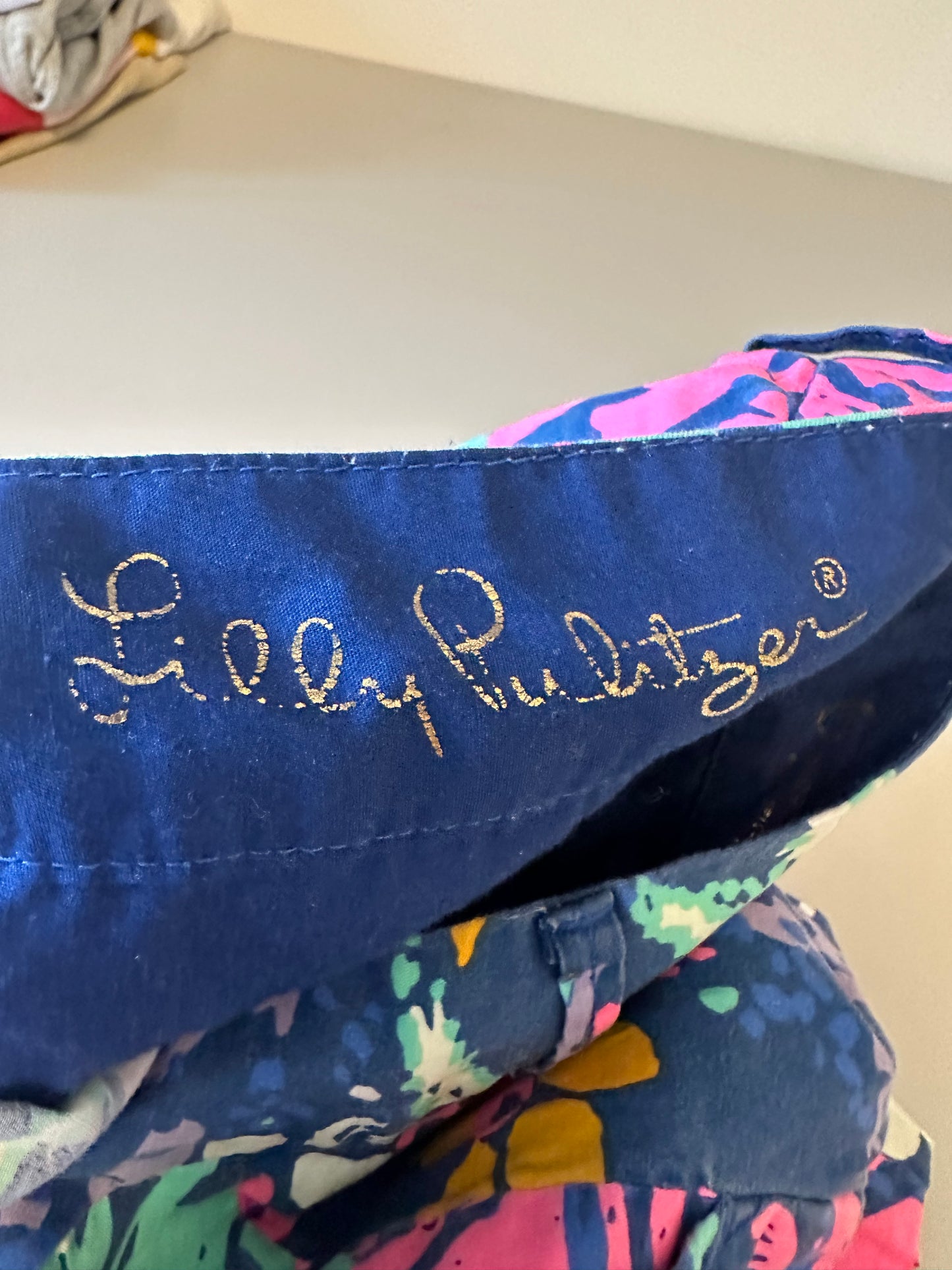 Lilly Pulitzer Callahan Shorts in Navy and Pink Tropical Floral | Size 6