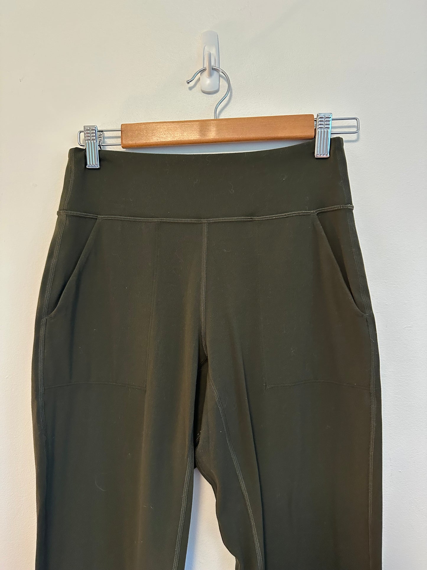 Lululemon Align Jogger in Dark Olive Green | Size 6