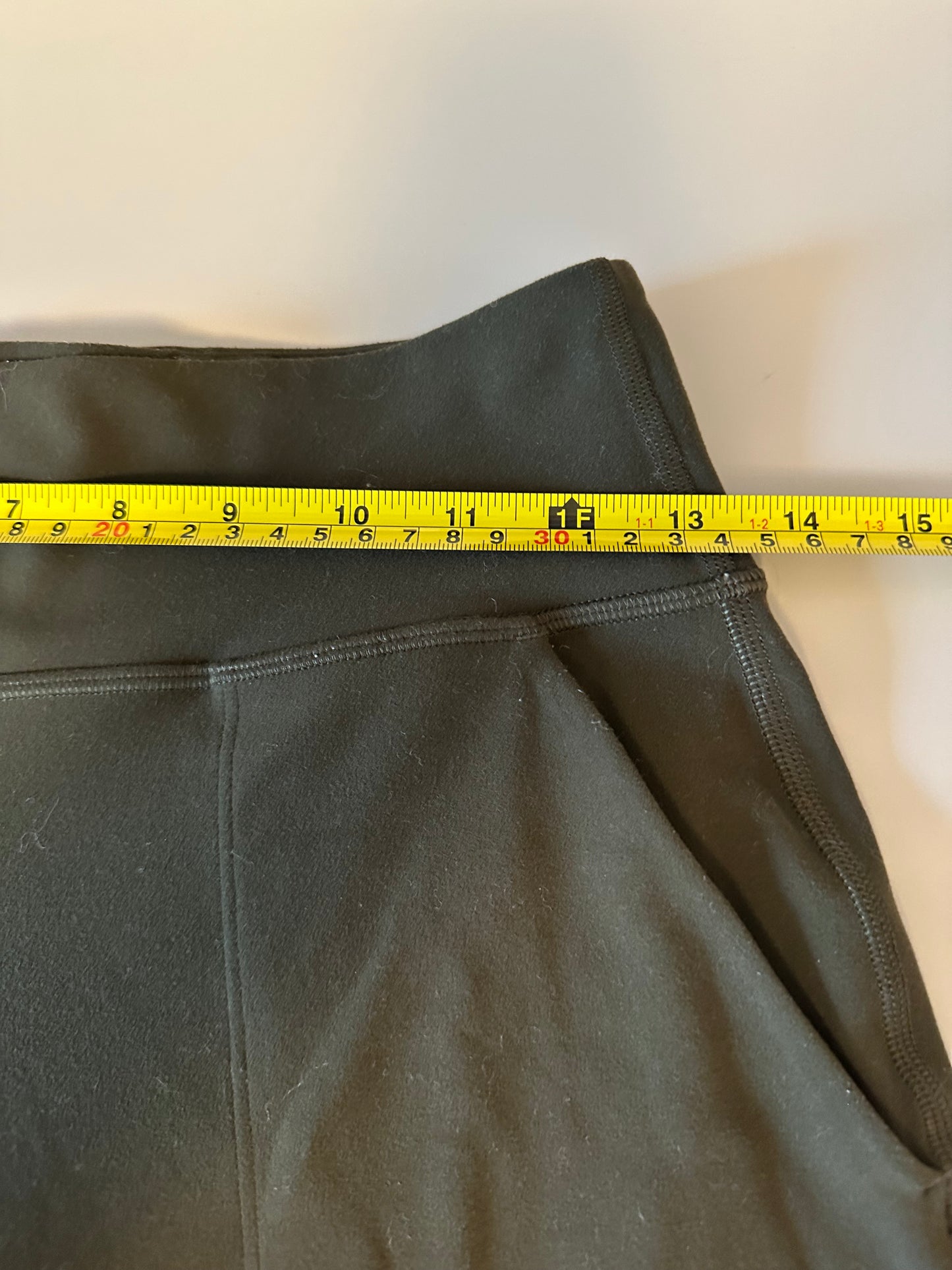 Lululemon Align Jogger in Dark Olive Green | Size 6