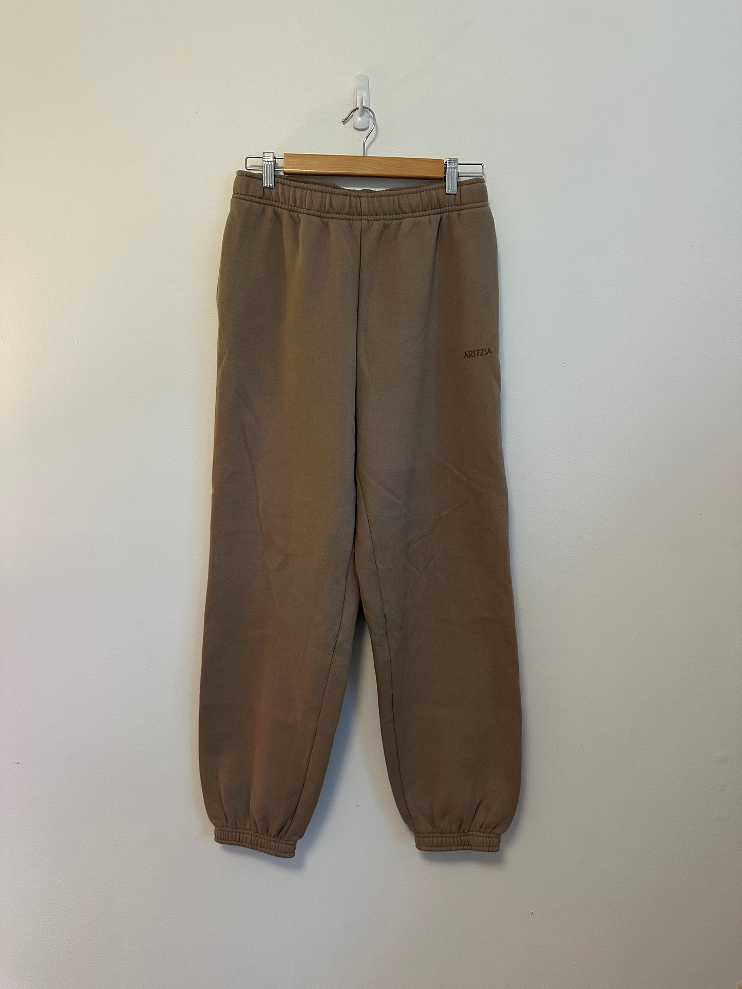 NWT Aritzia Cozy Fleece Mega Jogger Sweatpants in Taupe Brown | Size Small