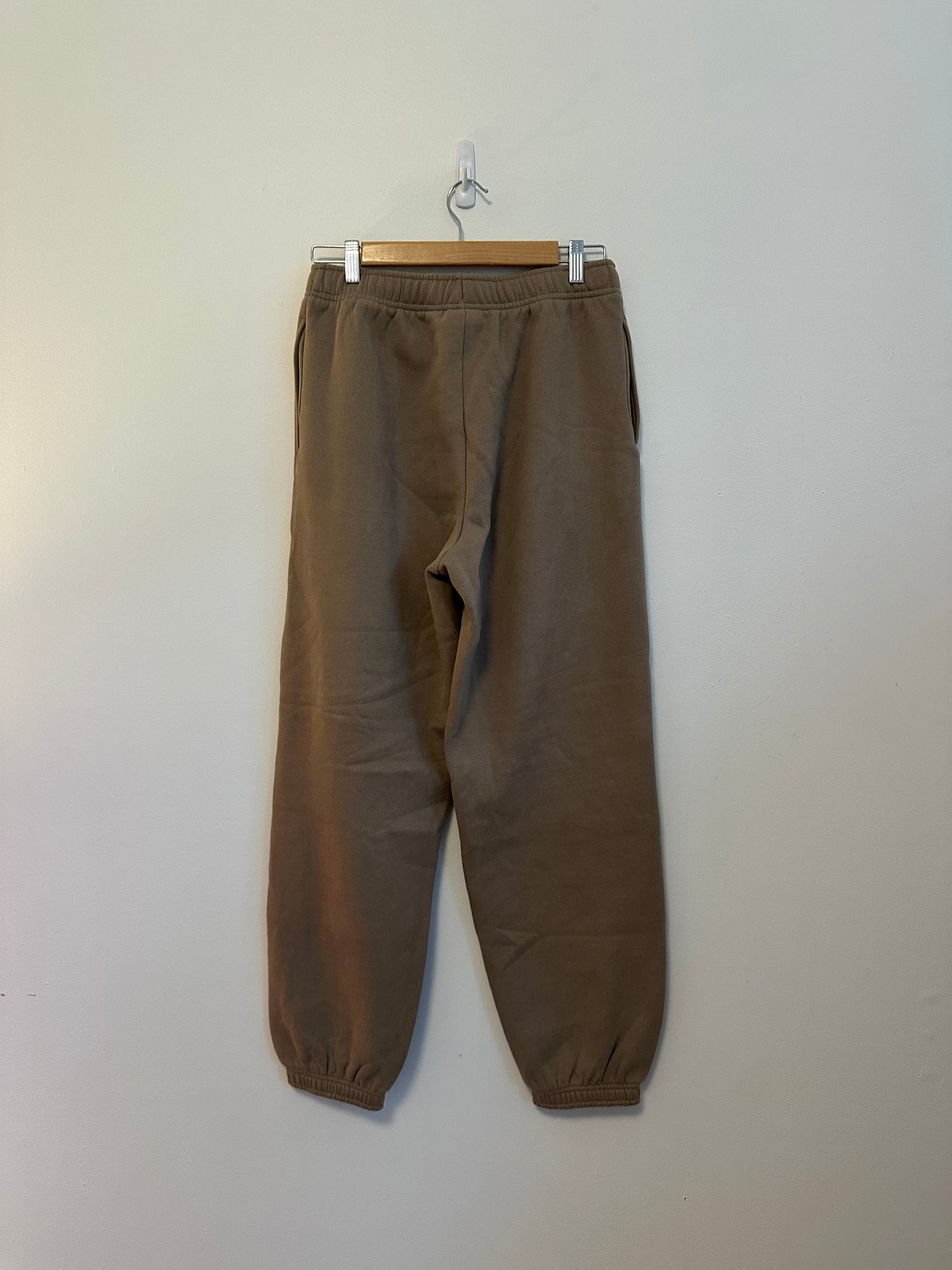NWT Aritzia Cozy Fleece Mega Jogger Sweatpants in Taupe Brown | Size Small