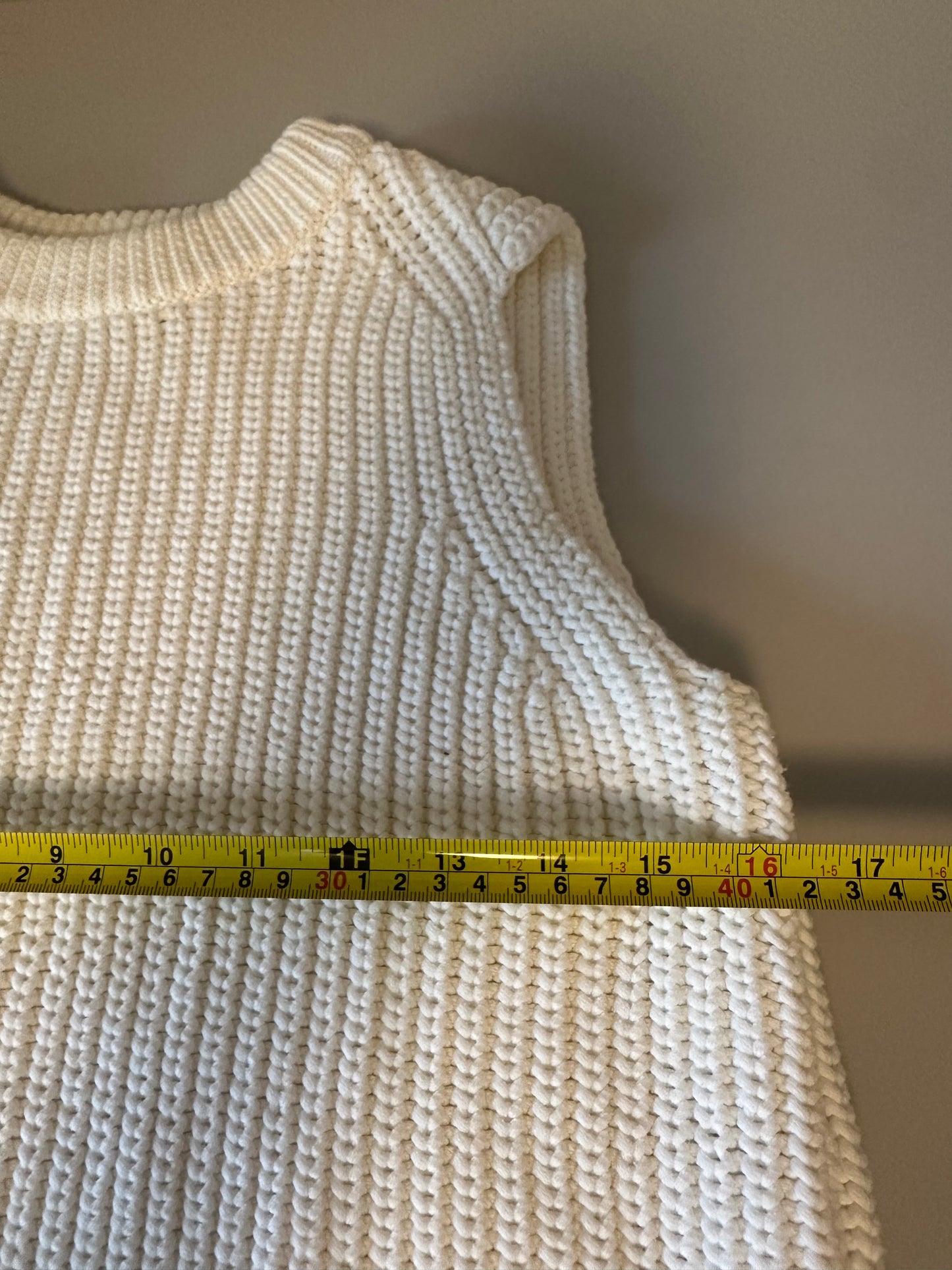 J. Crew Ivory White Chunky Knit Scalloped Hem Sleeveless Sweater | Size Small