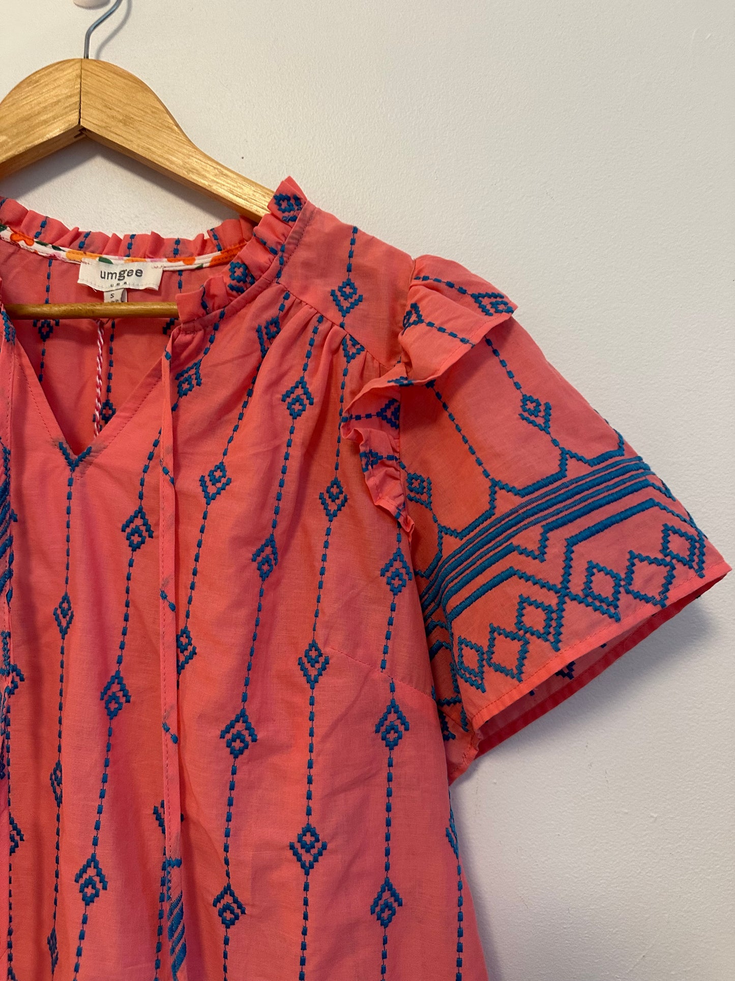 NWT Umgee Coral Pink Embroidered Ruffle Boho Blouse | Size Small