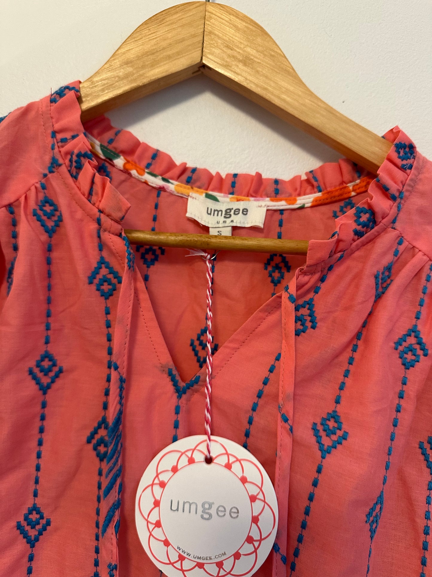 NWT Umgee Coral Pink Embroidered Ruffle Boho Blouse | Size Small