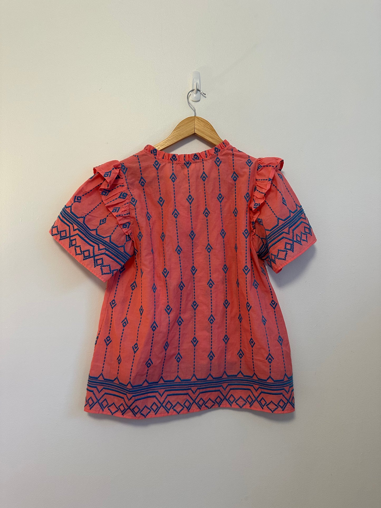 NWT Umgee Coral Pink Embroidered Ruffle Boho Blouse | Size Small