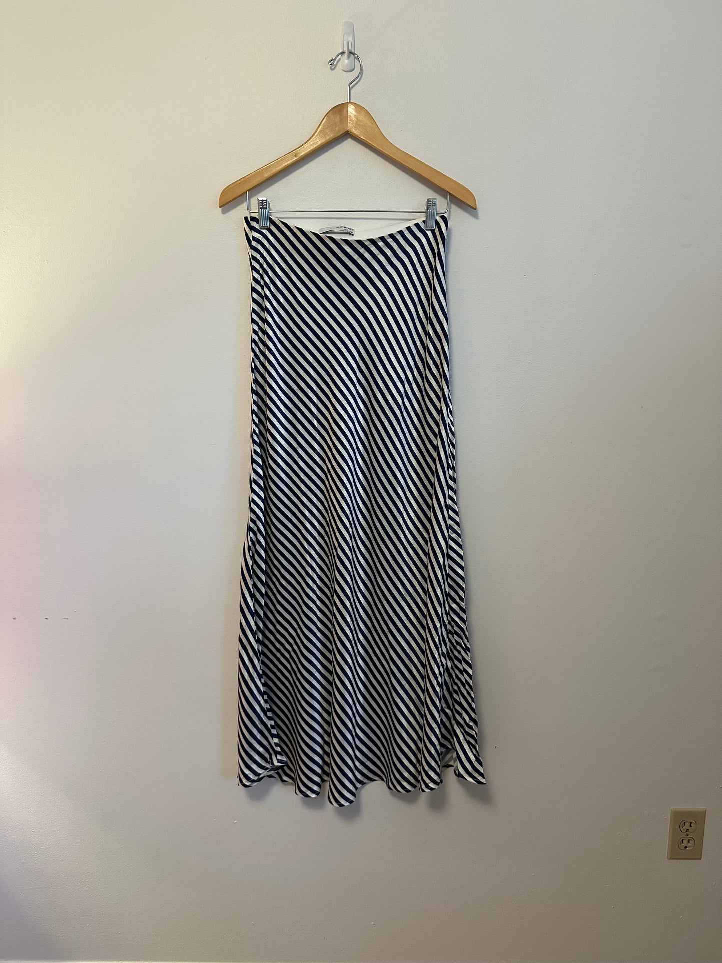 Rue Sophie Viv Striped Skirt in Navy Blue and White | Size Medium