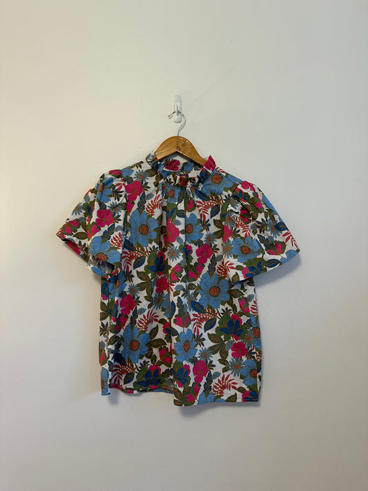 Sugarlips Floral Ruffle Neck Cotton Short Sleeve Blouse | Size Small