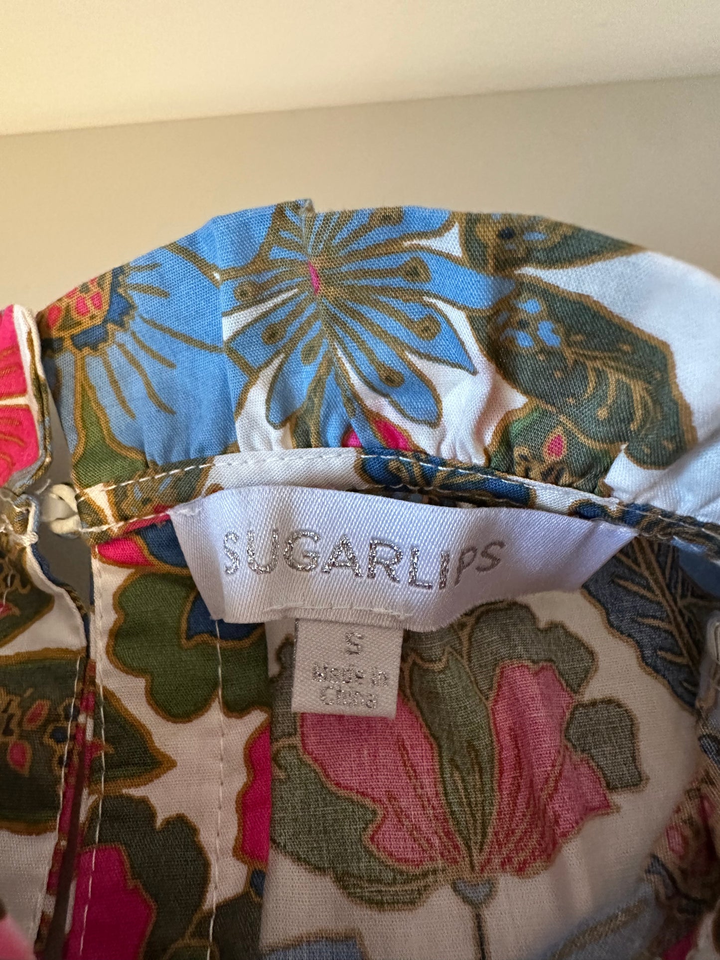 Sugarlips Floral Ruffle Neck Cotton Short Sleeve Blouse | Size Small