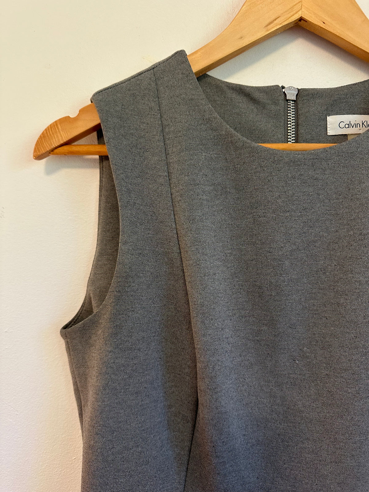 Calvin Klein Gray Sleeveless Sheath Dress with Exposed Zipper | Size 6