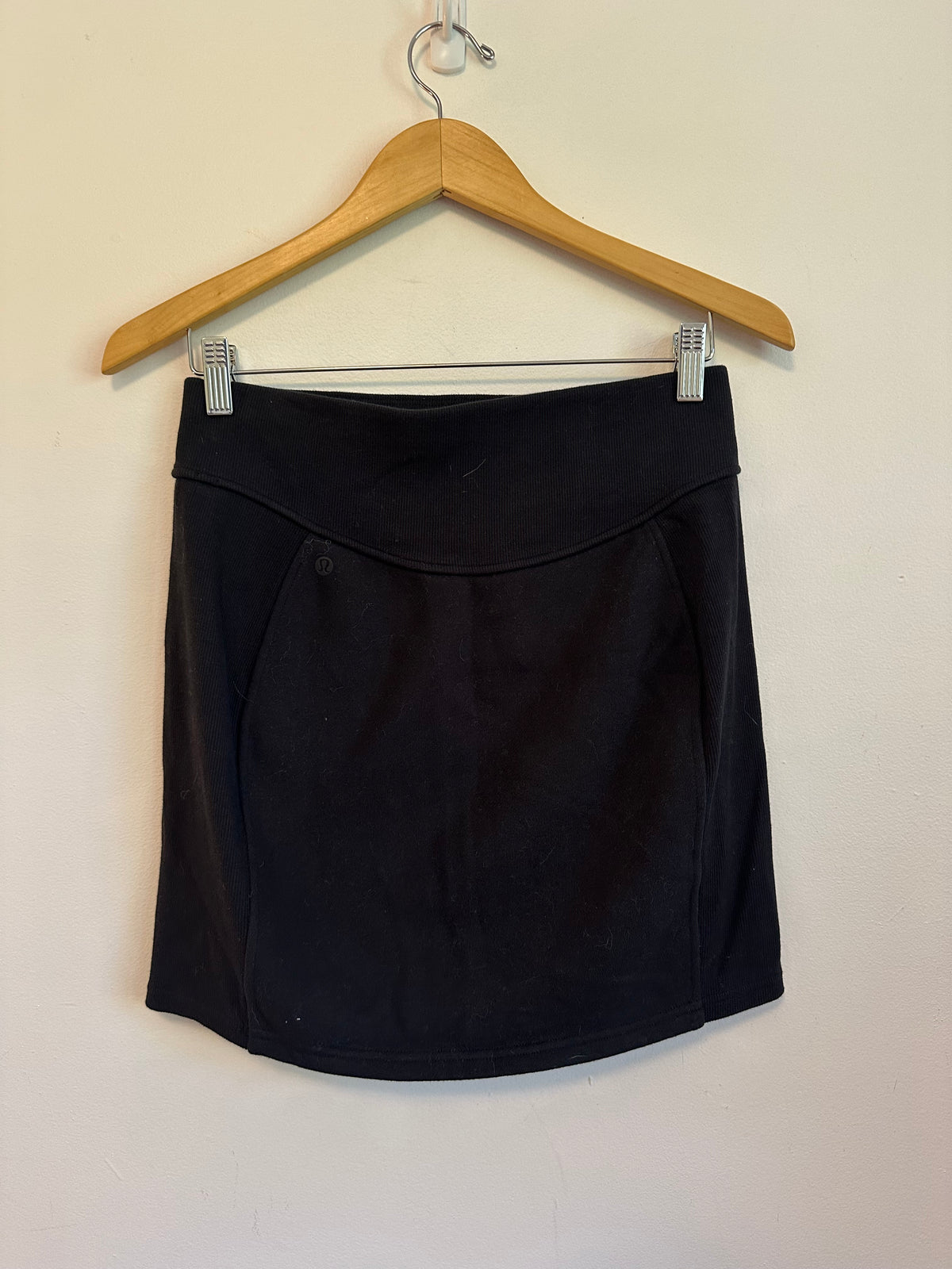 Lululemon Scuba High-Rise Mini Skirt in Black | Size Medium