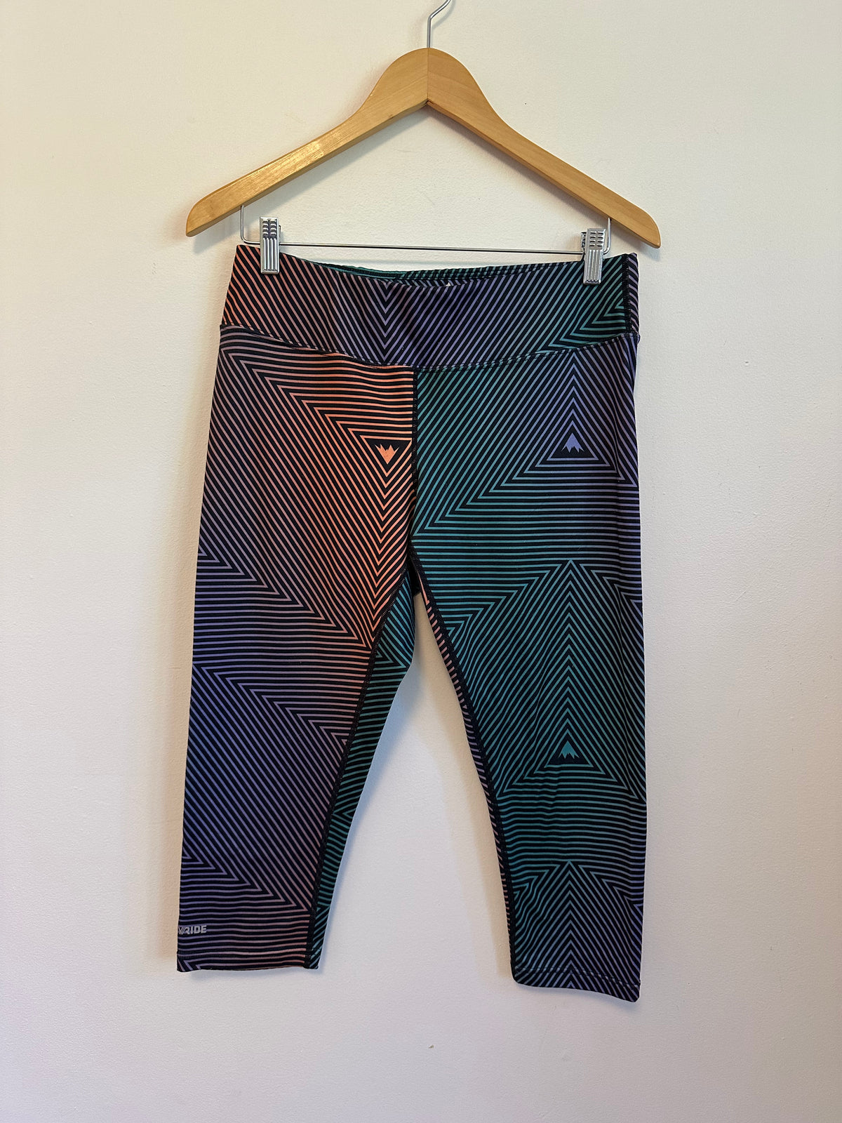 Burton DryRide Geometric Print Cropped Leggings in Multicolor | Size Medium
