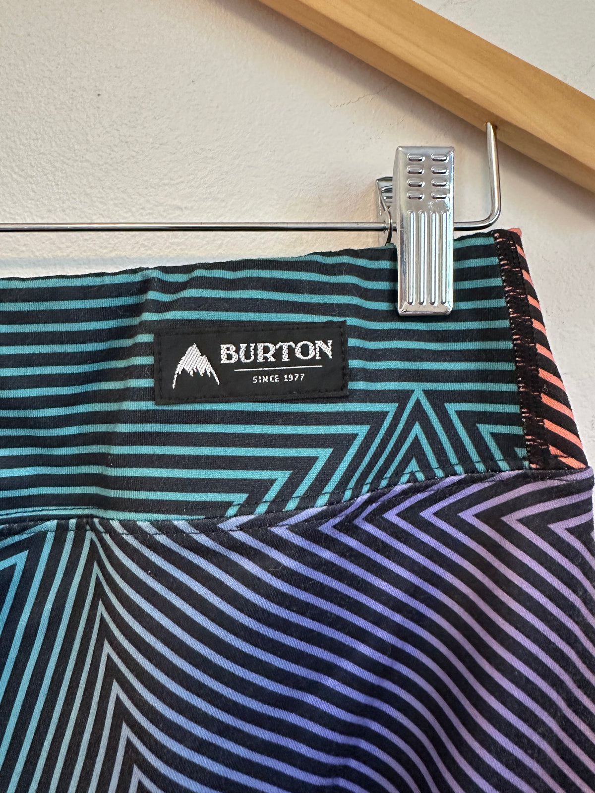 Burton DryRide Geometric Print Cropped Leggings in Multicolor | Size Medium