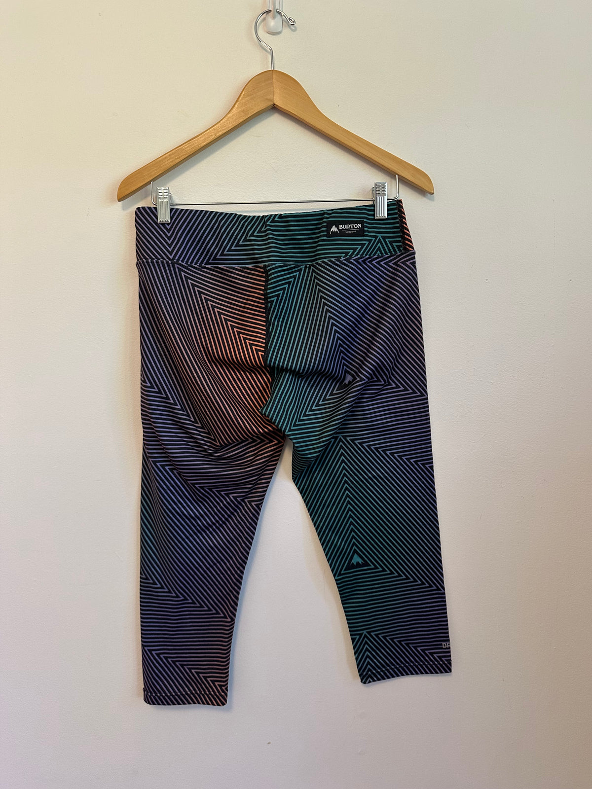 Burton DryRide Geometric Print Cropped Leggings in Multicolor | Size Medium