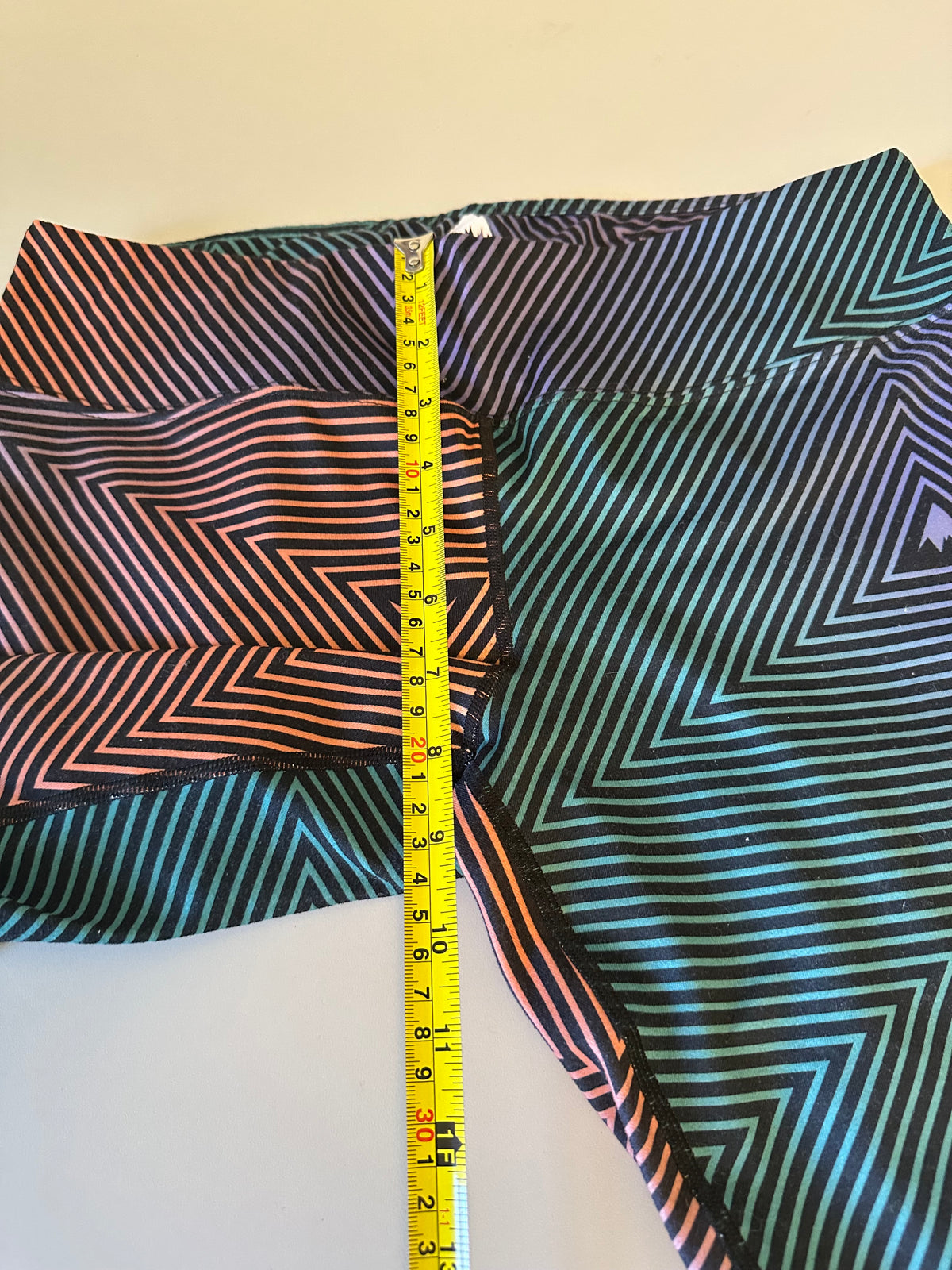 Burton DryRide Geometric Print Cropped Leggings in Multicolor | Size Medium
