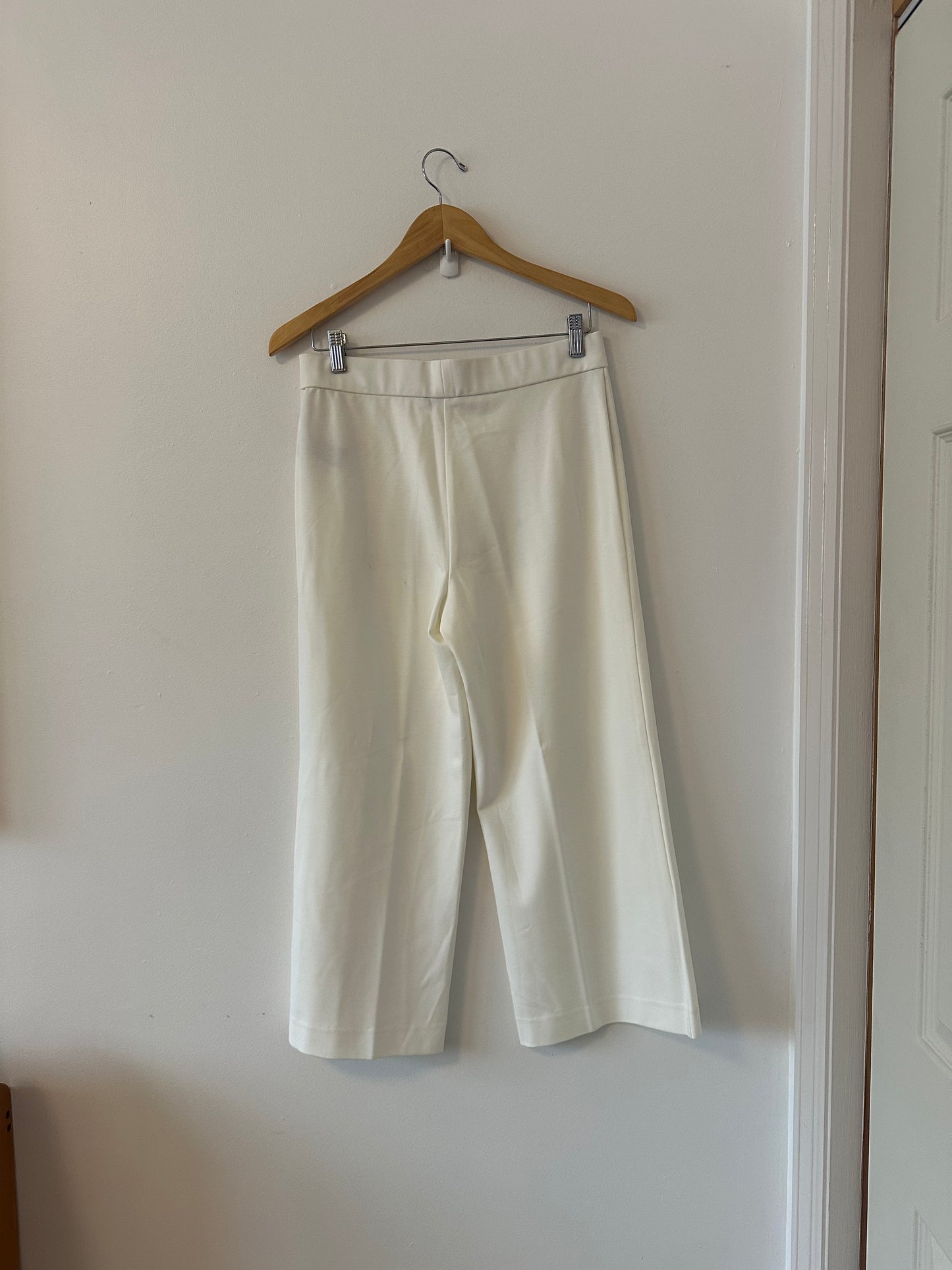 Natori Cream Pull On Cropped Wide Leg Pants | Size Medium