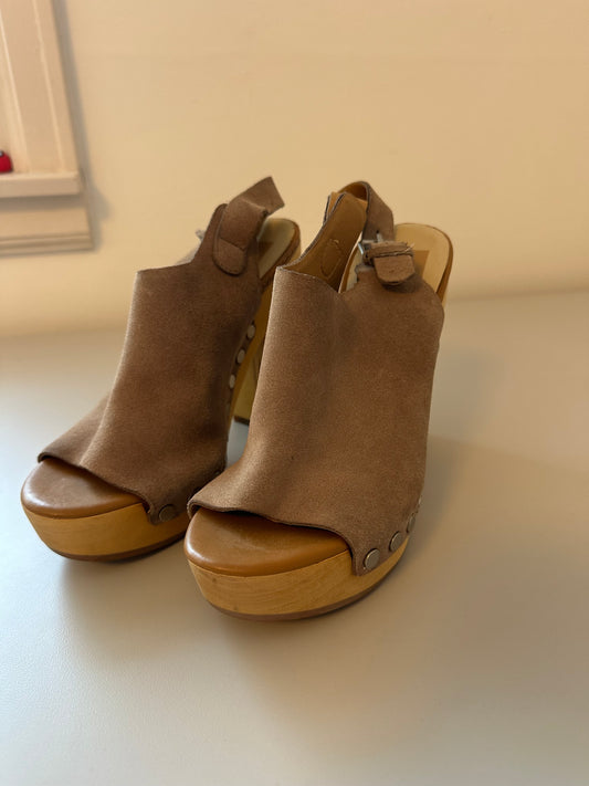 Dolce Vita Tan Suede Platform Sandals | Size 7