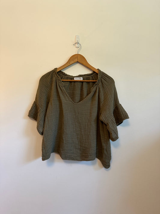 Michael Stars Cotton Gauze Ruffle Sleeve V-Neck Blouse in Olive Green | Size Small