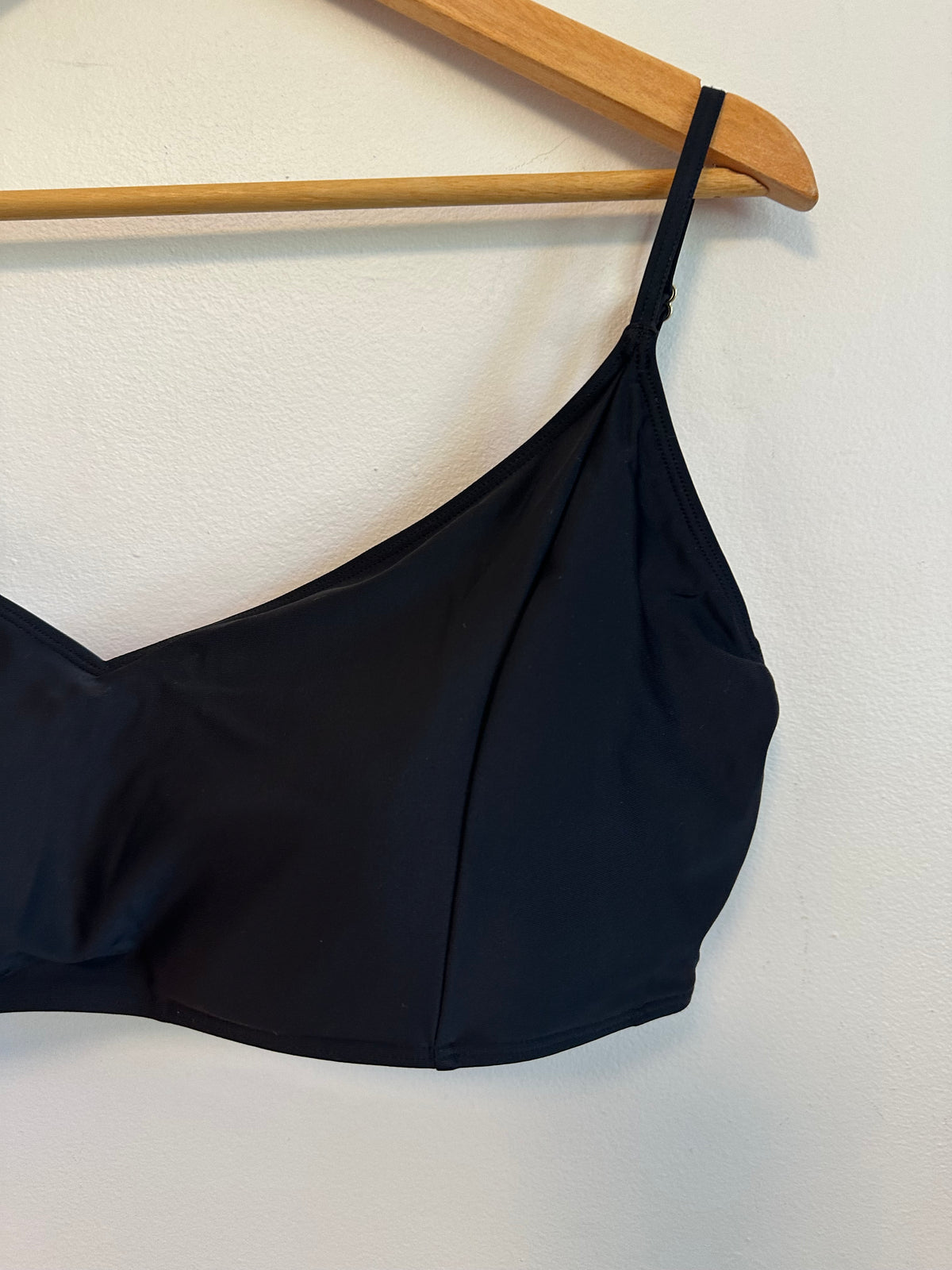 Summersalt The Wanderlust Bikini Top in Black | Size 14