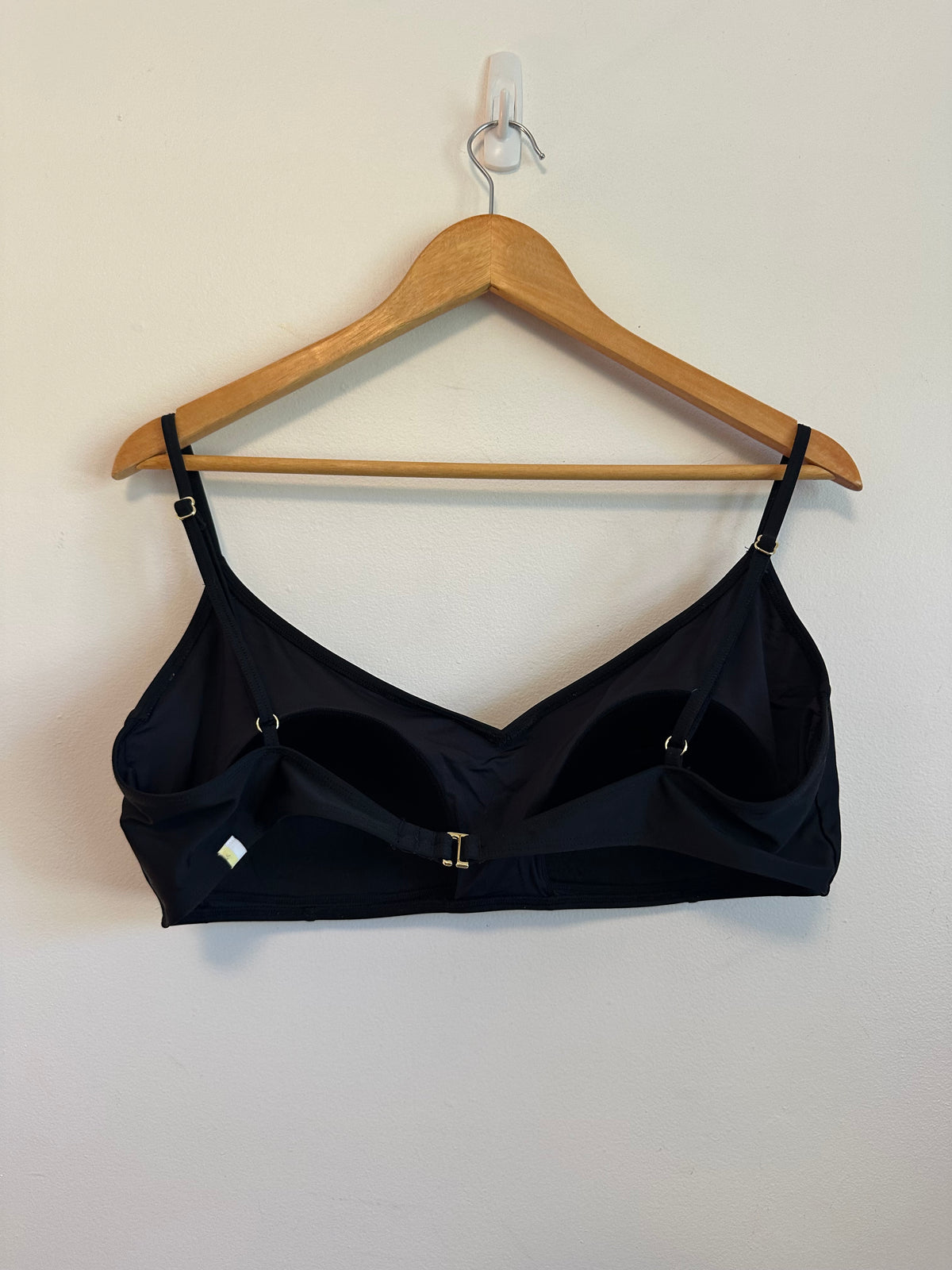 Summersalt The Wanderlust Bikini Top in Black | Size 14