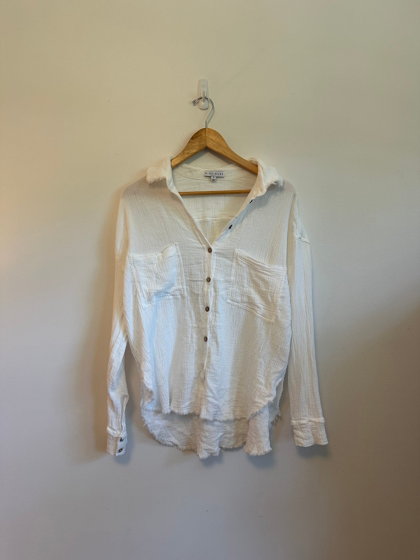 Miou Muse White Cotton Gauze Raw Hem Button Down Shirt | Size Small