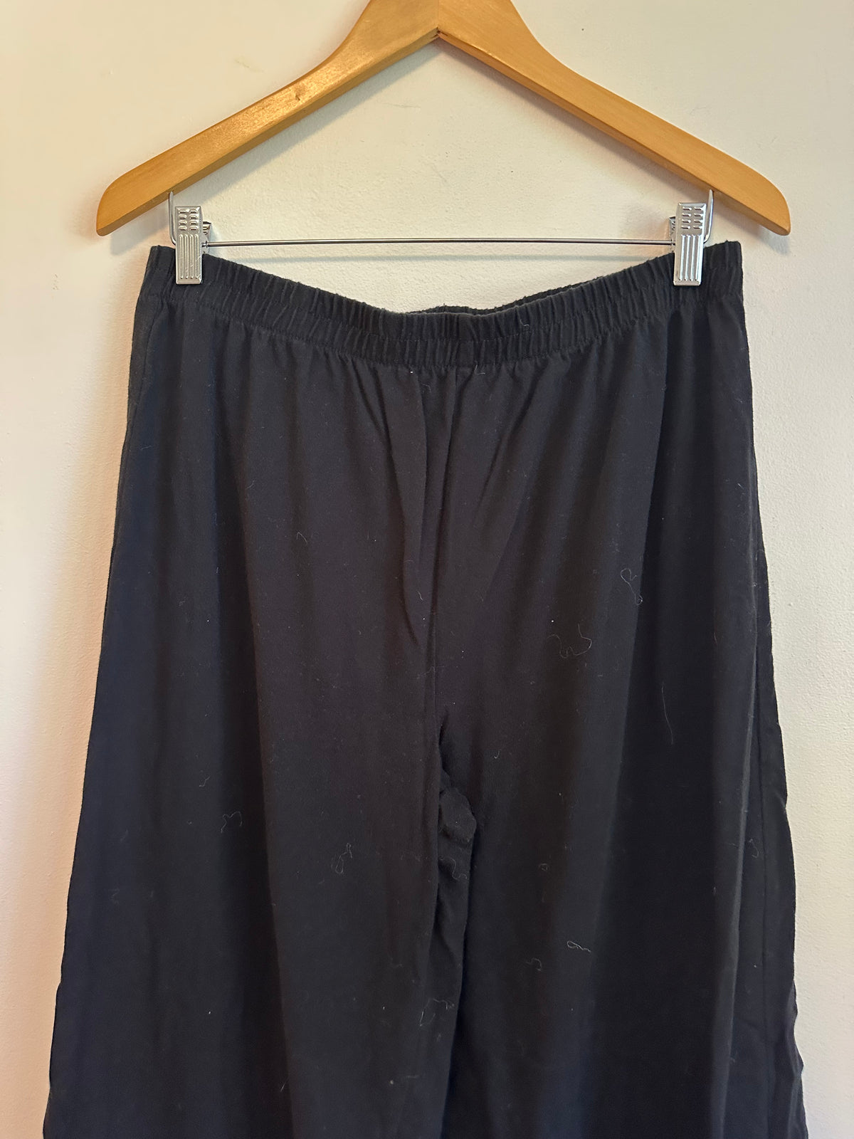 Z Supply Black Wide Leg Cropped Lounge Pants | Size Large